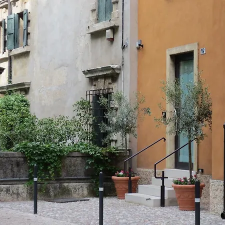Casa Panvinio Pensión 2*
